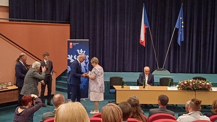 Archivářka Jitka Janečková získala medaili za zásluhy o archivnictví
