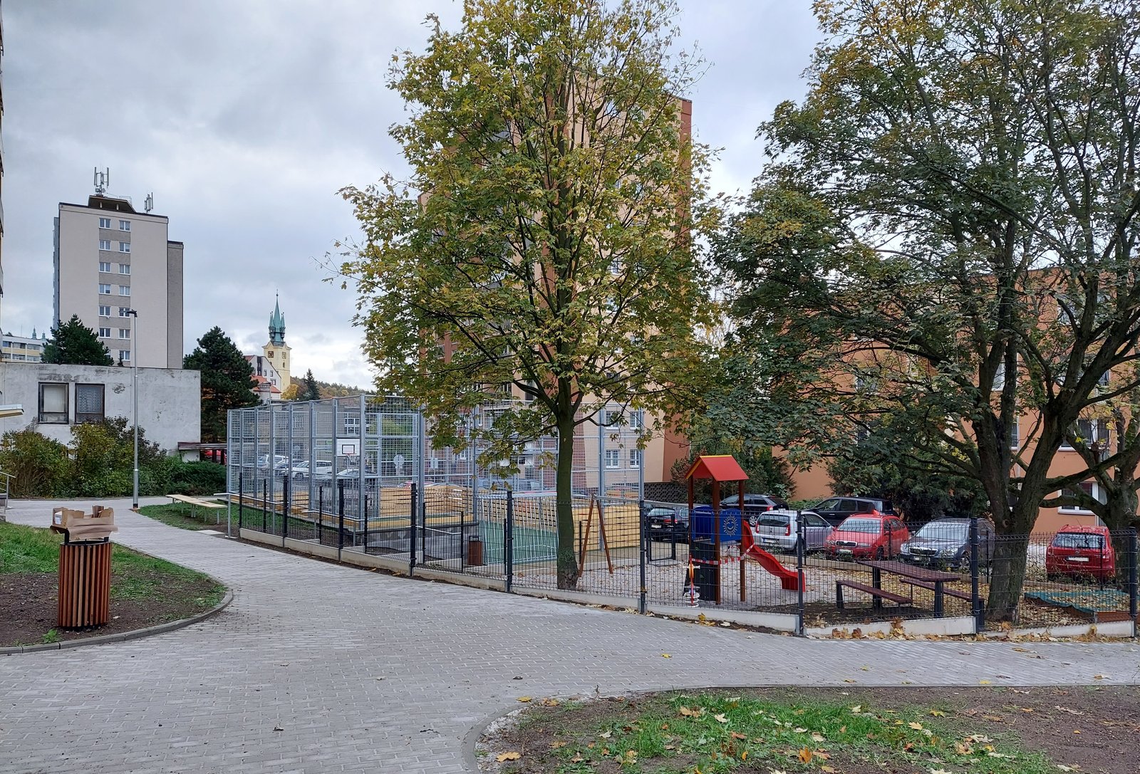 V příbramské Riegrově ulici vznikla nová hřiště i parkoviště