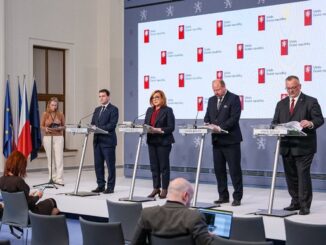 Vláda prodloužila úlevy na naftu a regulaci cen pohonných hmot