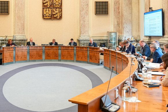 Vláda schválila změny v systému asistentů pedagoga
